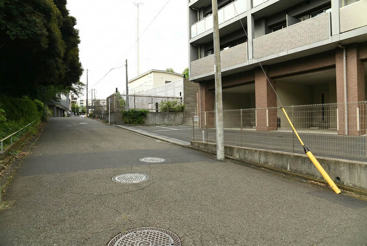 駐車場手順3：入り口から入り右手奥へ